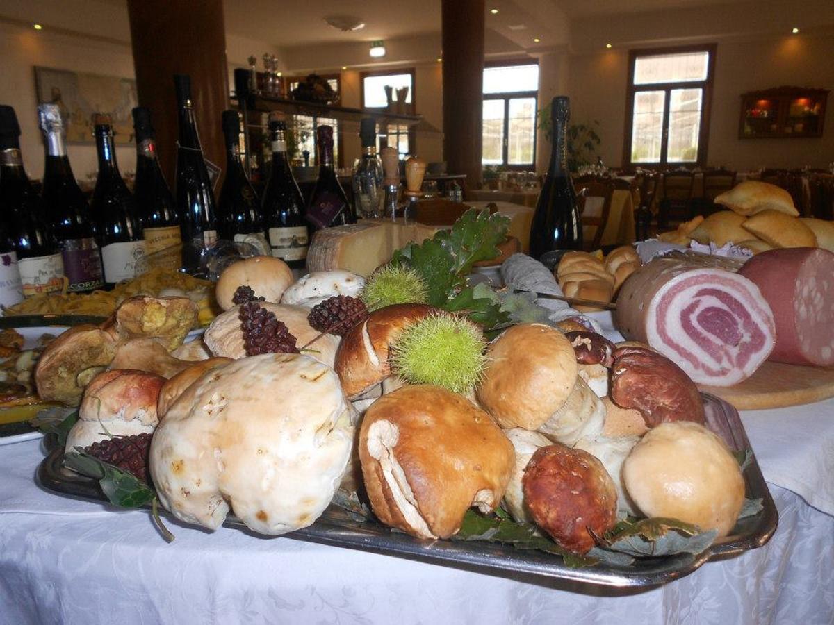 Albergo Ristorante Miramonti Toano المظهر الخارجي الصورة